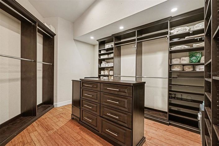 Image No.15-3 Bed Property for sale