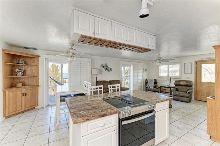 Image No.14-4 Bed Property for sale