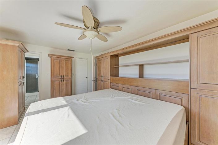 Image No.24-4 Bed Property for sale