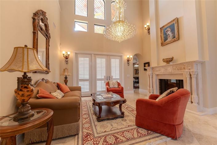 Image No.11-5 Bed Property for sale