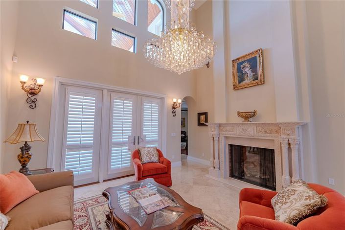 Image No.12-5 Bed Property for sale