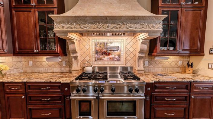 Image No.15-5 Bed Property for sale