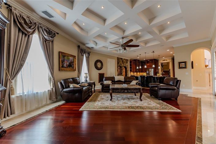 Image No.20-5 Bed Property for sale