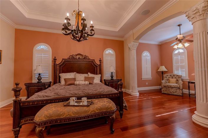 Image No.25-5 Bed Property for sale