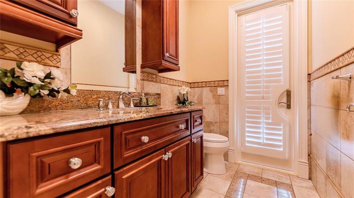 Image No.32-5 Bed Property for sale