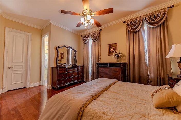 Image No.34-5 Bed Property for sale