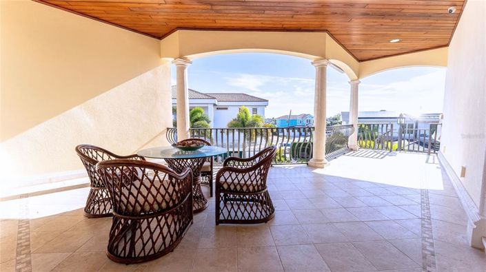 Image No.50-5 Bed Property for sale