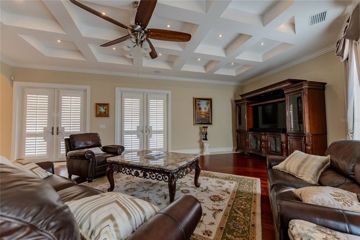 Image No.7-5 Bed Property for sale