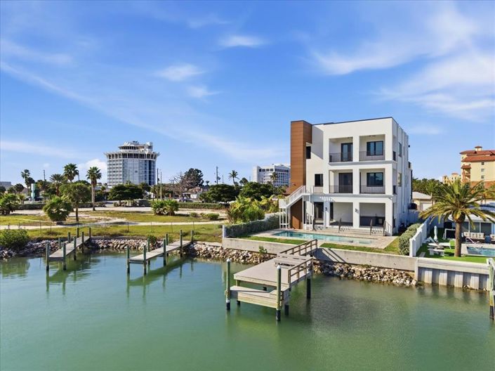 Image No.11-Propriété de 4 chambres à vendre à St. Pete Beach