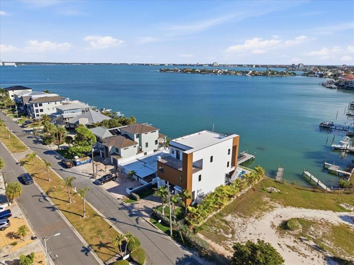 Image No.13-Propriété de 4 chambres à vendre à St. Pete Beach