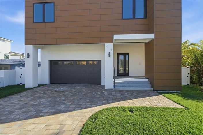 Image No.2-Propriété de 4 chambres à vendre à St. Pete Beach