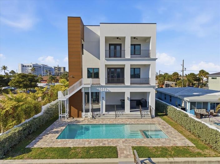 Image No.4-Propriété de 4 chambres à vendre à St. Pete Beach