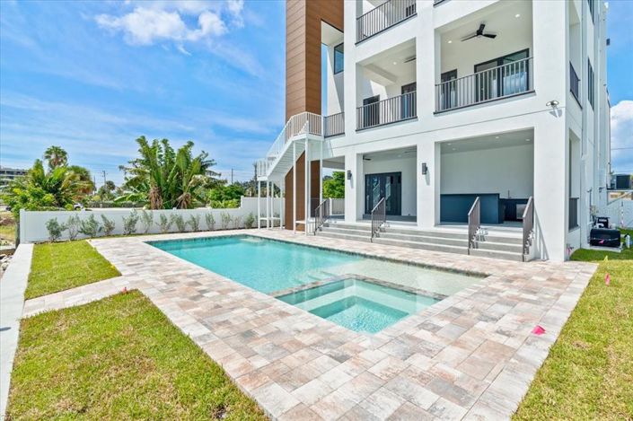 Image No.5-Propriété de 4 chambres à vendre à St. Pete Beach