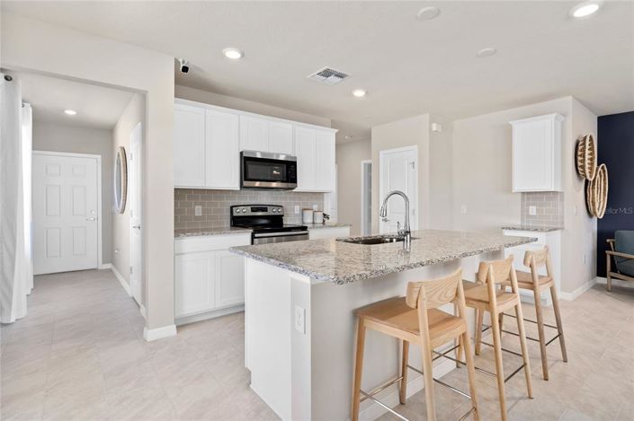 Image No.5-Propriété de 4 chambres à vendre à Davenport