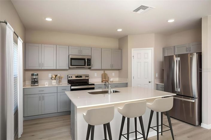 Image No.2-5 Bed Property for sale