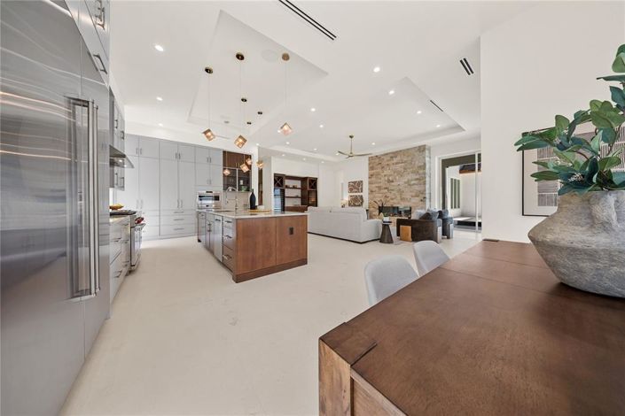 Image No.45-5 Bed Property for sale