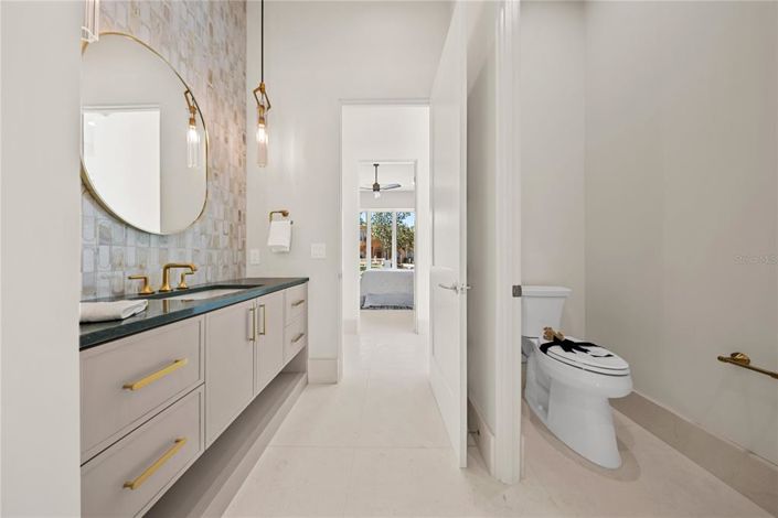 Image No.50-5 Bed Property for sale