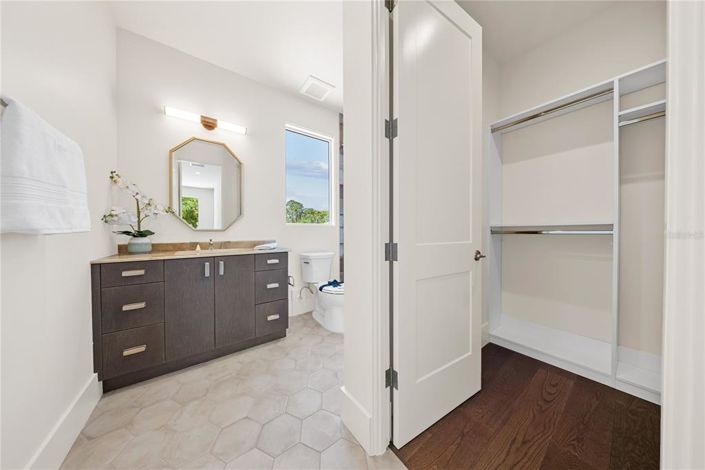 Image No.59-5 Bed Property for sale
