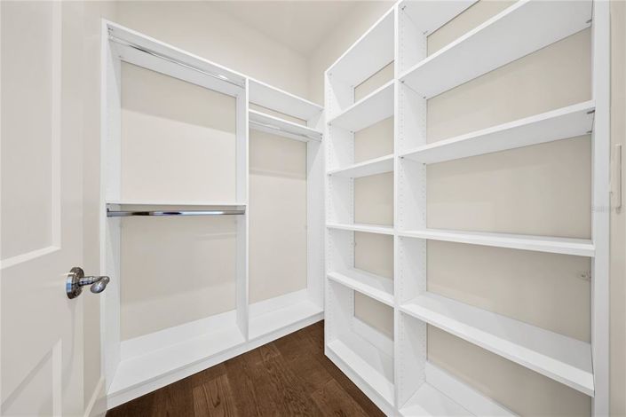 Image No.60-5 Bed Property for sale