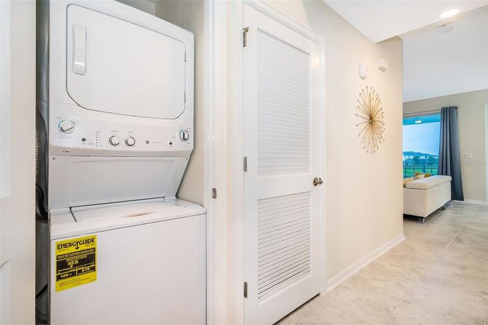 Image No.10-2 Bed Property for sale