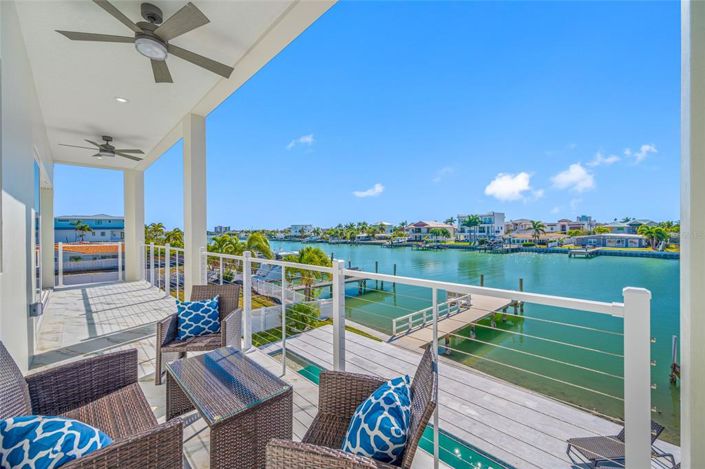 Image No.17-6 Bed Property for sale