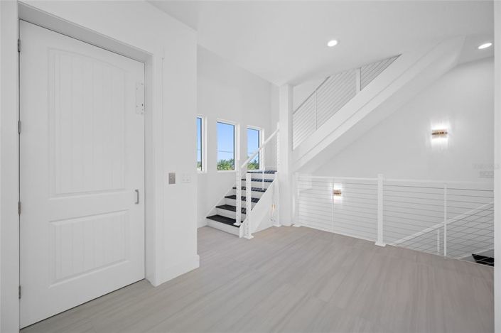 Image No.20-6 Bed Property for sale