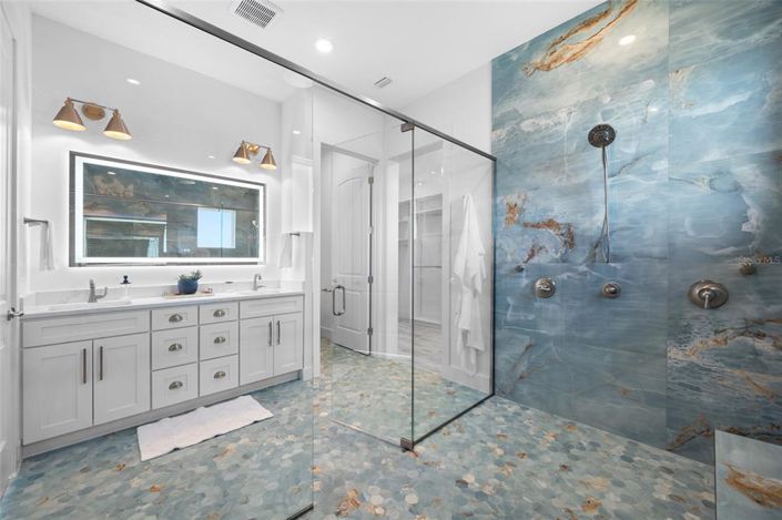 Image No.43-6 Bed Property for sale