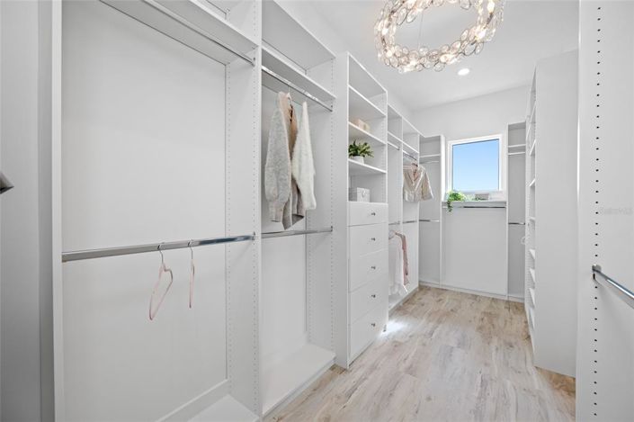 Image No.46-6 Bed Property for sale