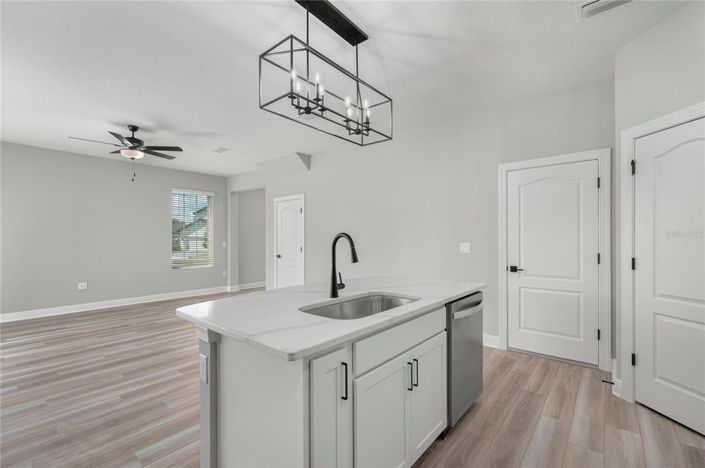 Image No.2-4 Bed Property for sale