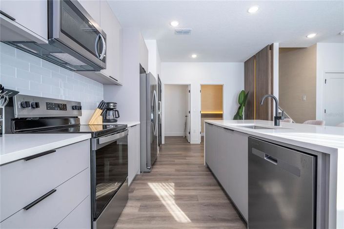 Image No.13-5 Bed Townhouse for sale