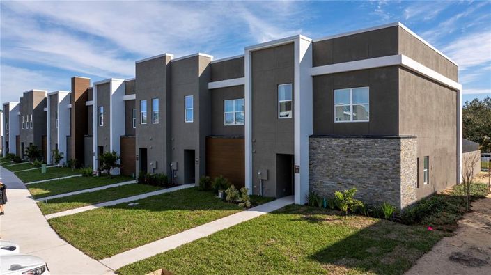 Image No.2-5 Bed Townhouse for sale