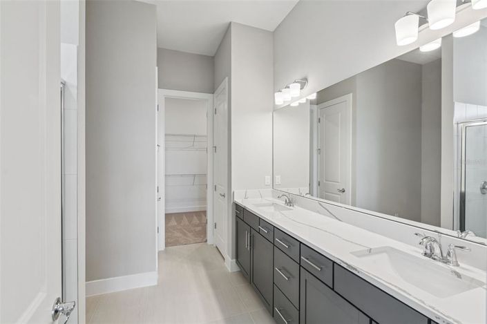 Image No.23-Propriété de 3 chambres à vendre à Clermont