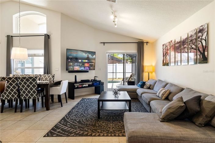 Image No.4-Propriété de 4 chambres à vendre à Kissimmee