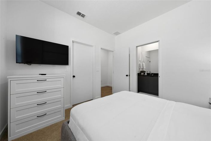 Image No.12-3 Bed Townhouse for sale