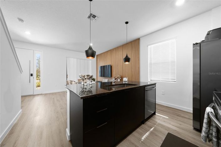 Image No.6-3 Bed Townhouse for sale