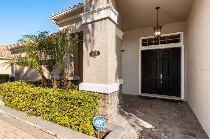 Image No.18-5 Bed Property for sale