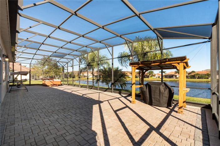 Image No.5-5 Bed Property for sale