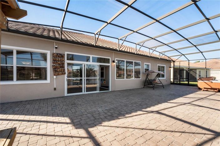 Image No.9-5 Bed Property for sale