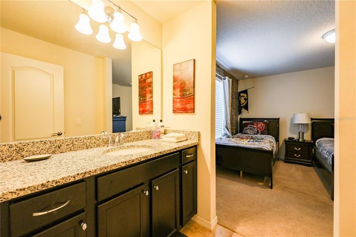 Image No.13-9 Bed Property for sale