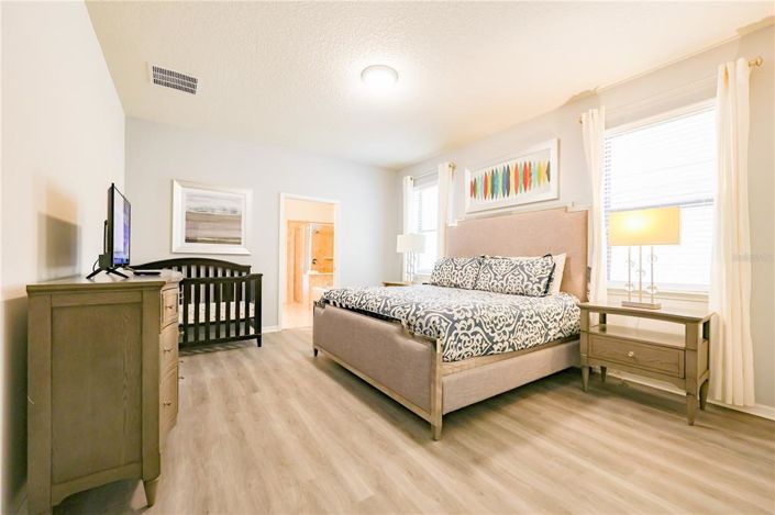 Image No.39-9 Bed Property for sale