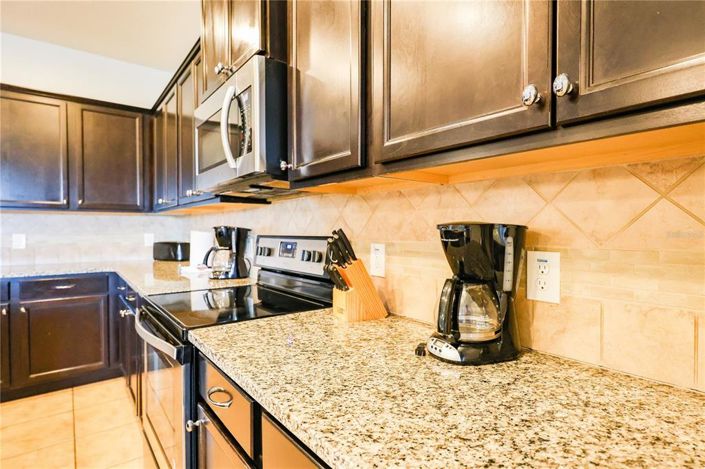 Image No.6-9 Bed Property for sale