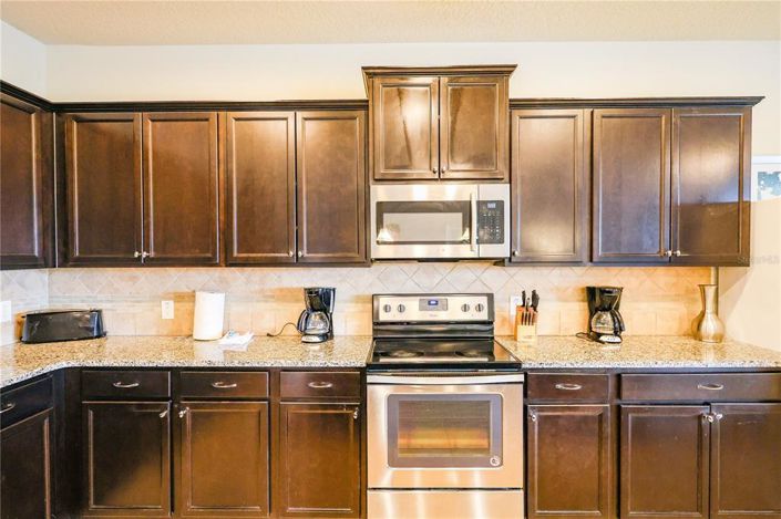 Image No.7-9 Bed Property for sale