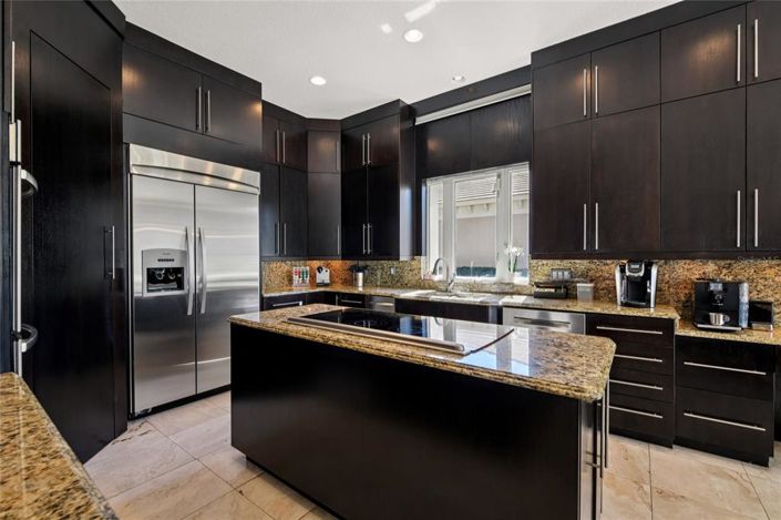 Image No.18-4 Bed Property for sale