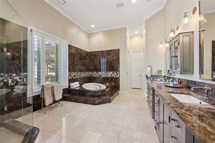 Image No.28-4 Bed Property for sale