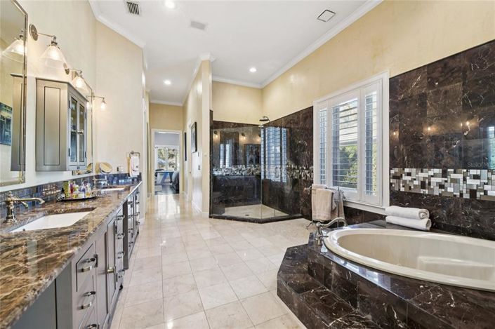 Image No.29-4 Bed Property for sale