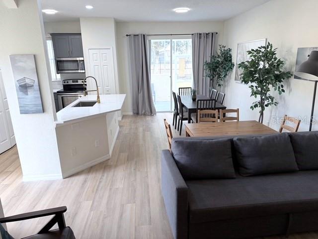 Image No.13-4 Bed Townhouse for sale