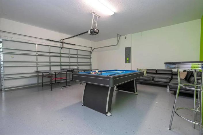 Image No.18-6 Bed Property for sale