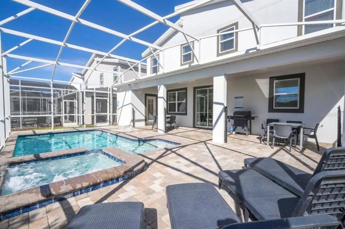 Image No.19-6 Bed Property for sale