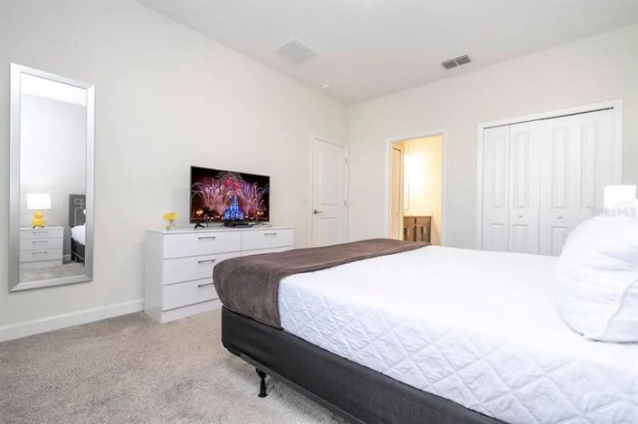 Image No.24-6 Bed Property for sale