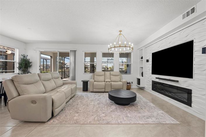 Image No.30-6 Bed Property for sale